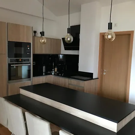 Mountain View Penthouse 2*